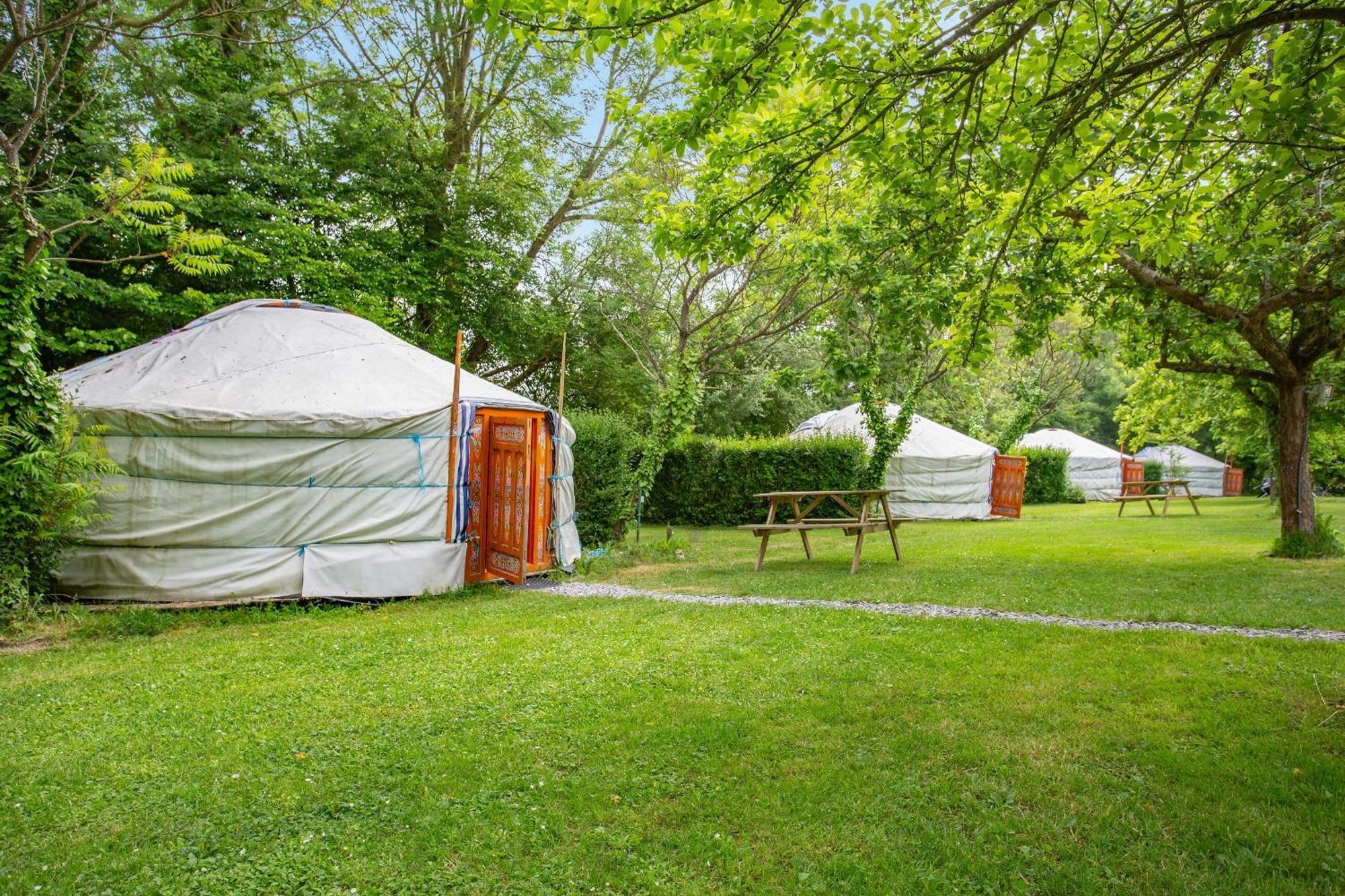 Le Village Insolite Yourte Et Roulotte Saint-Benoît-des-Ondes Eksteriør bilde