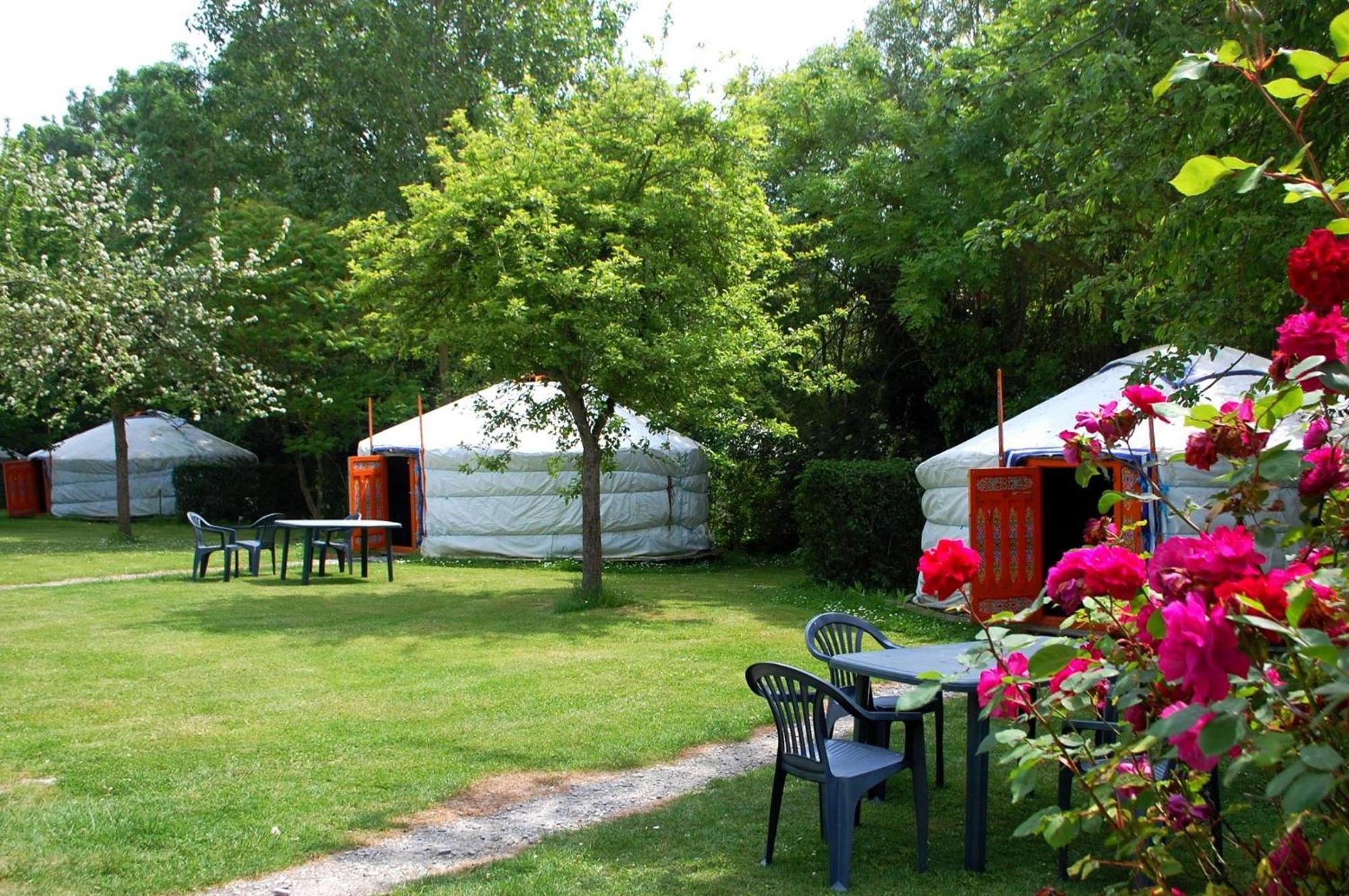 Le Village Insolite Yourte Et Roulotte Saint-Benoît-des-Ondes Eksteriør bilde