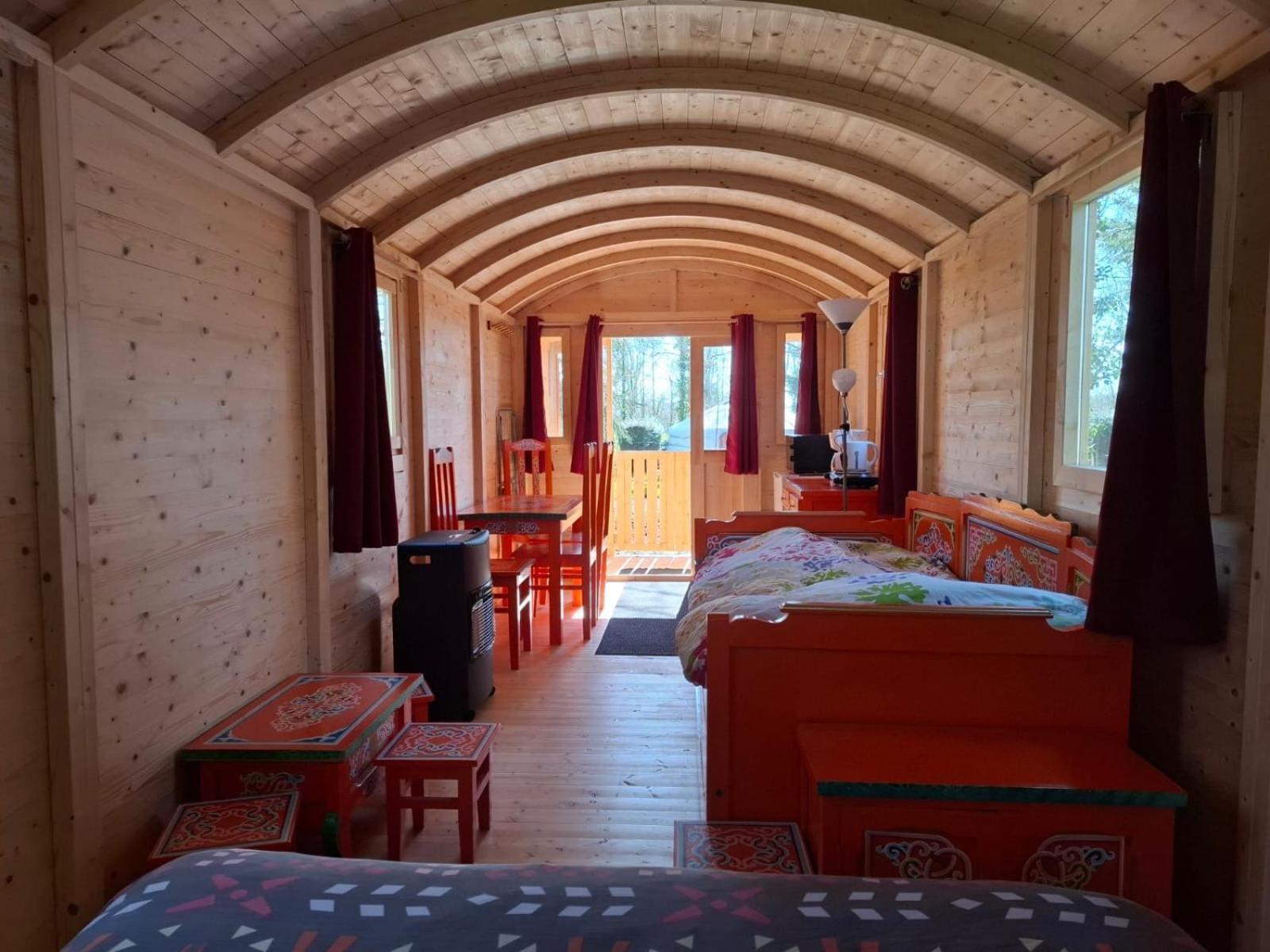 Le Village Insolite Yourte Et Roulotte Saint-Benoît-des-Ondes Eksteriør bilde
